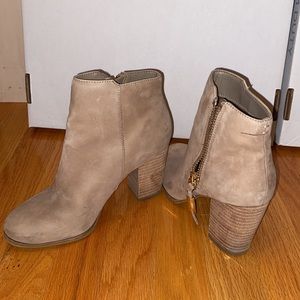 ALDO leather heeled ankle boot, size 6.5